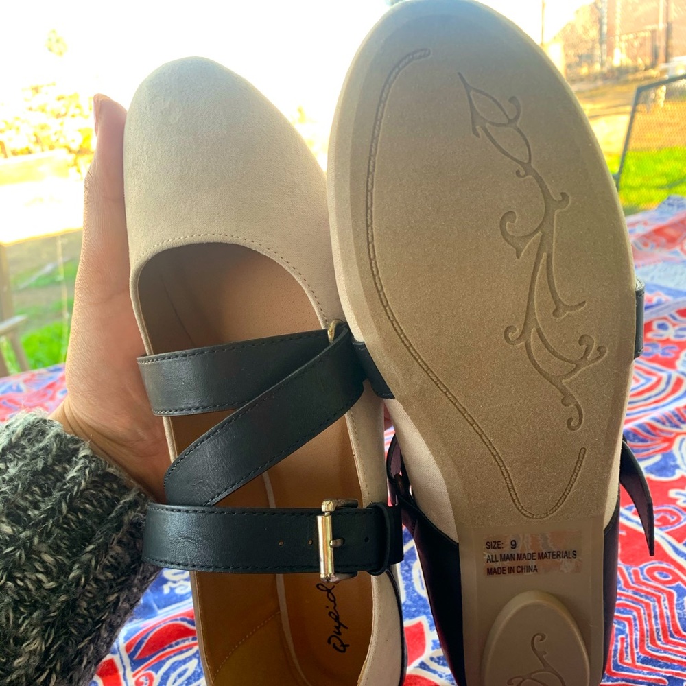 Tan flats